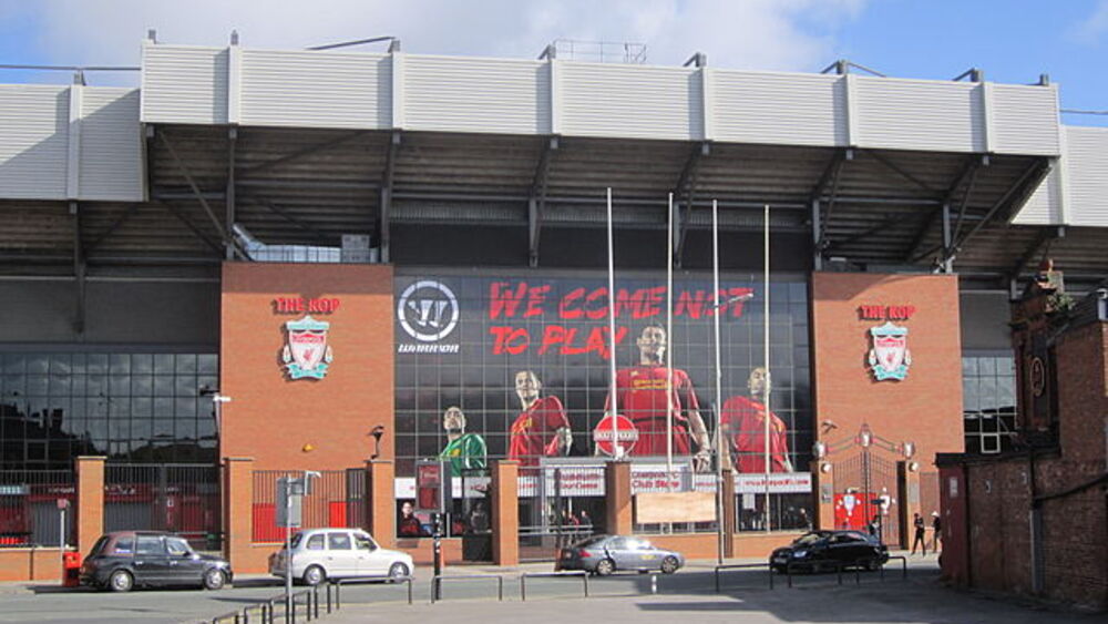Fasada trybuny The Kop w Liverpoolu