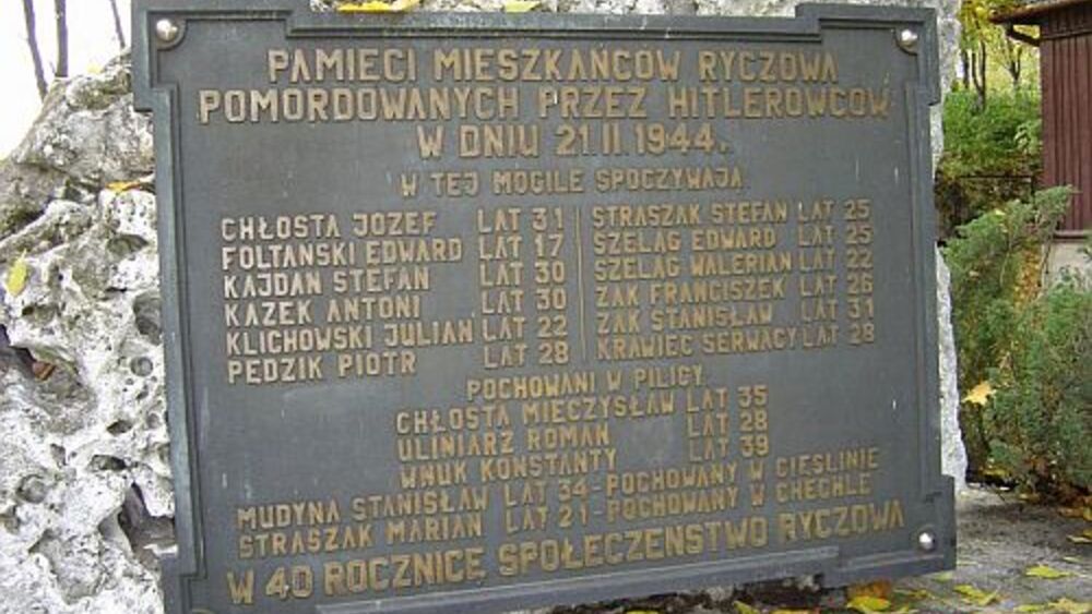 Mogiła zbiorowa 12 mieszkańców Ryczowa pomordowanych przez Niemców 21 lutego 1944 roku