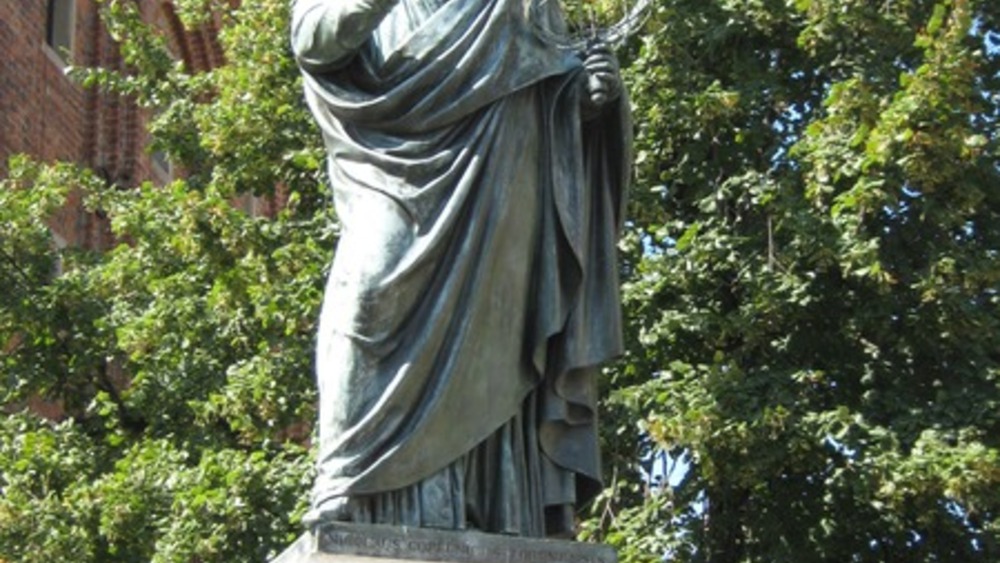 19 lutego 1473 r. urodził się Mikołaj Kopernik. Pomnik astronoma w Toruniu