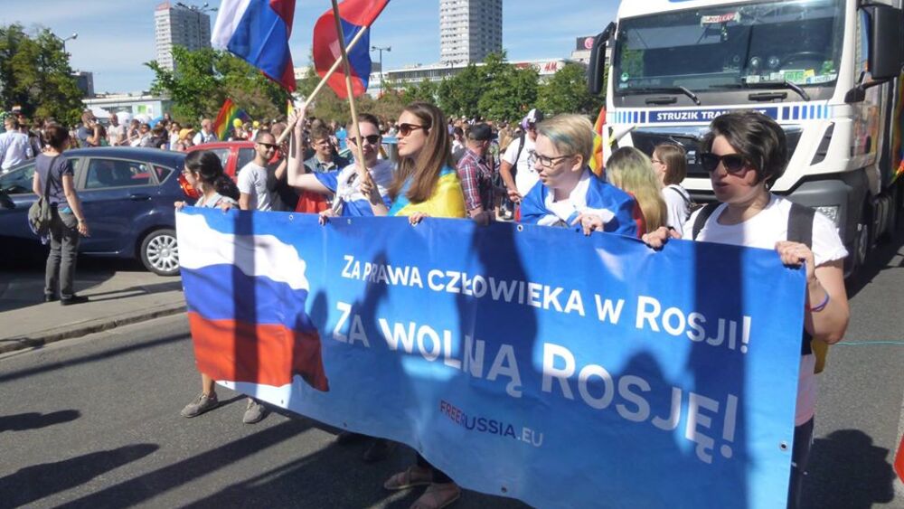 Rosjanie na warszawskiej paradzie gejów 2017 fot Jan Bodakowski