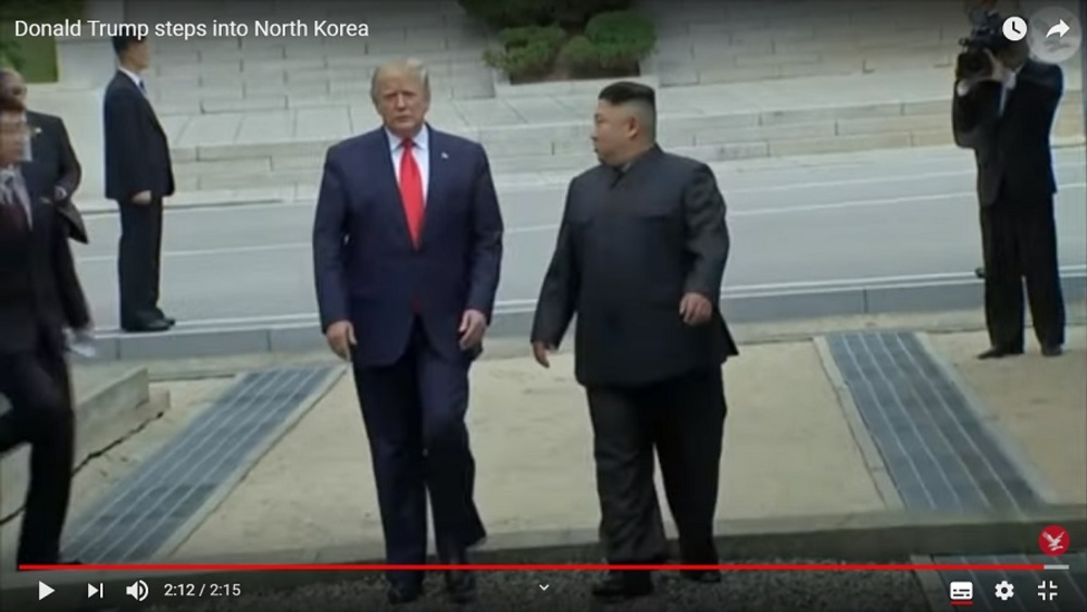 Donald Trump przekracza granicę Korei Północnej jako pierwszy prezydent USA