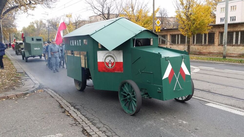 Defilada Historyczna „Drogi do wolności" na warszawskiej Pradze