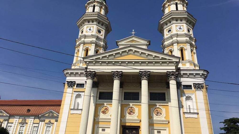Greckokatolicka katedra pw. Podwyższenia Krzyża Świętego w Użhorodzie na Ukrainie