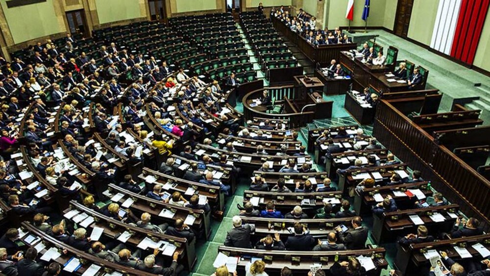 Szokujące zmiany w najnowszym sondażu! Ci kandydaci wyraźnie tracą