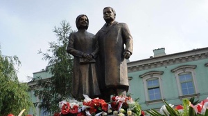 Pierwszy i jedyny w Polsce. Pomnik Marii i Lecha Kaczyńskich w Radomiu