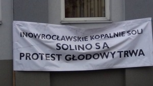 Głodują już 92 dni, a zarząd i rząd nadal mają ich w ....