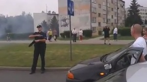 Chcieli minutą ciszy wspomnieć Powstańców. Policja wlepiła mandat! [VIDEO]