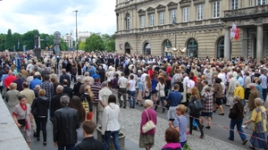 Po porannej konferencji Donalda Tuska ludzie wyszli DZIŚ na ulice! [ZOBACZ ZDJĘCIA]