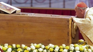 Obawiam się kanonizacji, ale dziś modlę się do Jana Pawła II