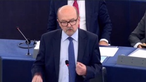 Eurodeputowany Ryszard Legutko masakruje KE i Fransa Timmermansa!