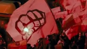 Kadry z Marszu Niepodległości w filmie o neonazistach