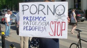 Warszawscy kibice przegonili pornografów z Fuck for Forest