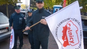 Służby mundurowe zakończyły kilkudniowy protest przed sejmem