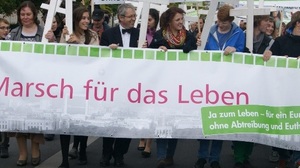 TRANSSEKSUALIŚCI atakują Marsz dla Życia w Berlinie. ZDJĘCIA!