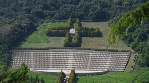 Z okolic Polskiego Cmentarza Wojennego na Monte Cassino zniknął profanujący go bazar