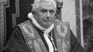 Benedykt XVI nie żyje. Papież senior miał 95 lat  