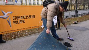 TYLKO U NAS: happening i raport w sprawie górnictwa przed siedzibą premiera