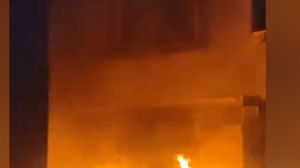 Libia: spalono dom burmistrza, setki protestujących