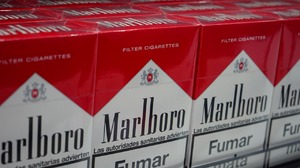 Milionowa kontrabanda - magazyn i samochody wyładowane papierosami