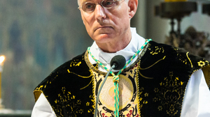 Podano gdzie trafi wyrzucony z Watykanu wieloletni osobisty sekretarz papieża Benedykta XVI