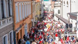 Tysiące Polaków na paradzie polskości w Wilnie