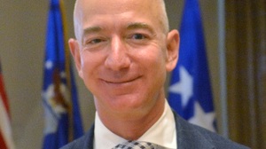 Założyciel Amazona Jeff Bezos sprzedaje akcje warte ponad 4 mld dol.