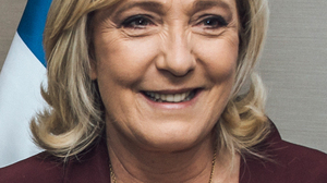 Le Pen mówi, że nie będzie dążyć do dymisji Macrona