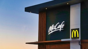 Muzułmanie przejęli McDonald’s i urządzili w nim miejsce modlitwy