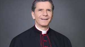 Abp San Antonio zakazuje prowadzenia ośrodka za "fałszywe nauki" przeciwko Franciszkowi