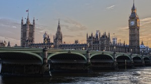 Pro-palestyński marsz przyciąga tysiące osób w Londynie i protesty w całej Wielkiej Brytanii