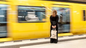 Gwałty i napady imigrantów. Powstaną wagony "tylko dla kobiet"?!