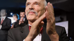 Boni jednak pozwie Korwin-Mikke za policzek. Czubaszek obawia się, że też oberwie