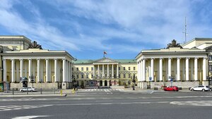 Trzaskowski walczy z krzyżem. Stołeczny urząd bez symboli religijnych