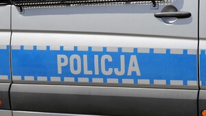 44-latek postrzelił dwóch policjantów i uciekł z konwoju