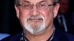 Salman Rushdie pojawił się pierwszy raz od czasu ataku islamistów na niego