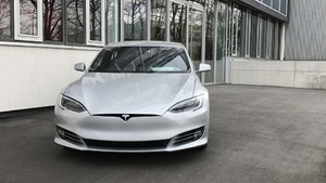 USA: Funkcja Tesla Autopilot brała udział w 13 śmiertelnych wypadkach