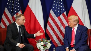 Tusk drwi ze spotkania Andrzeja Dudy z Donaldem Trumpem. "Sytuacja robi się poważna"