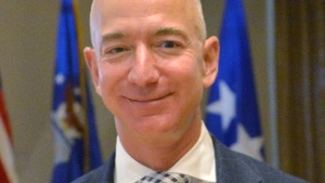 Założyciel Amazona Jeff Bezos sprzedaje akcje warte ponad 4 mld dol.