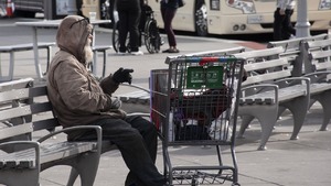 Przez pandemię i wojnę Polacy cofnęli się o 10 lat w zakresie zamożności i posiadanych oszczędności