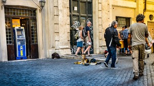 Ogromne protesty! Podnieśli pensję minimalną o... złotówkę