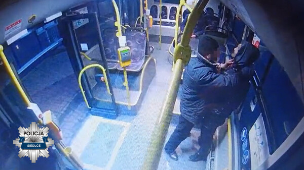 Horror w autobusie w Siedlcach! Ukrainiec przyłożył nóż do gardła!